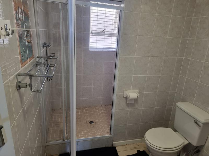 To Let 6 Bedroom Property for Rent in Outeniqua Strand Western Cape